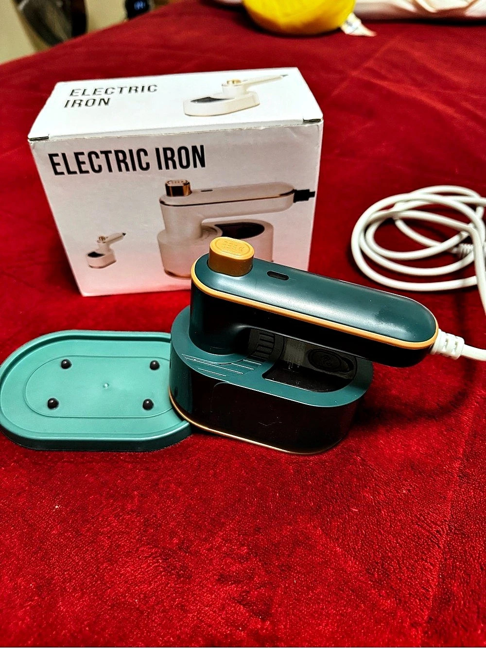 Electric Iron in Green & Gold Like New
